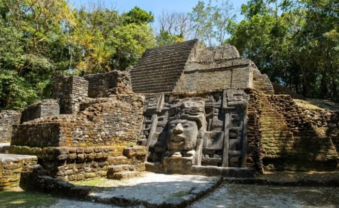 Lamanai Mayan